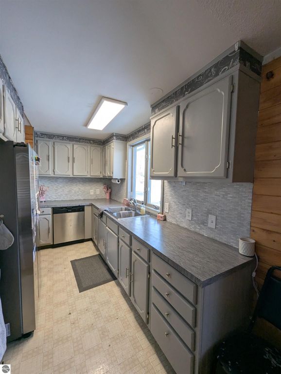 Image 25 of property listing at 534 S Main Street, Au Gres, MI 48703