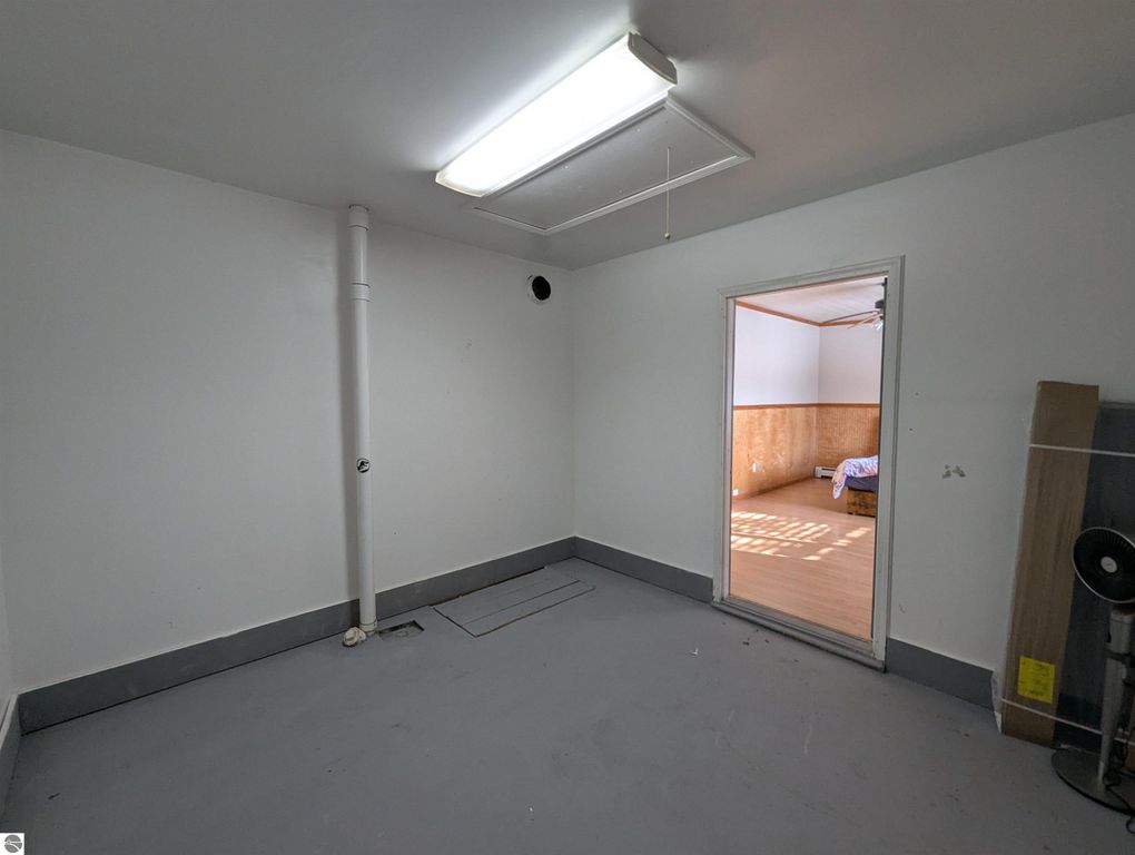 Image 45 of property listing at 534 S Main Street, Au Gres, MI 48703