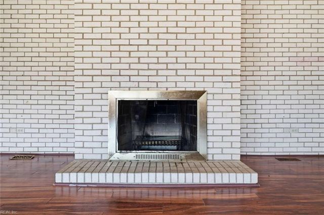 223 Woodbury Forrest DR, Hampton, VA 23666