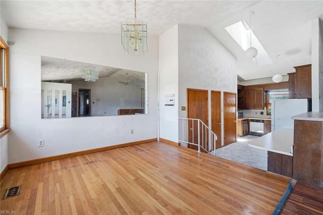 223 Woodbury Forrest DR, Hampton, VA 23666