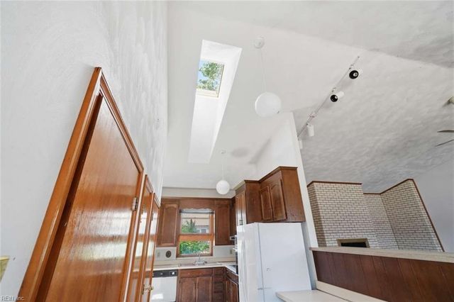 223 Woodbury Forrest DR, Hampton, VA 23666