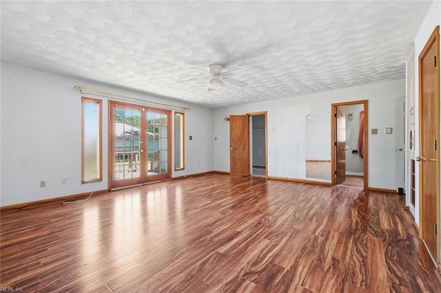 223 Woodbury Forrest DR, Hampton, VA 23666
