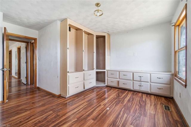223 Woodbury Forrest DR, Hampton, VA 23666