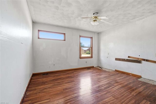 223 Woodbury Forrest DR, Hampton, VA 23666