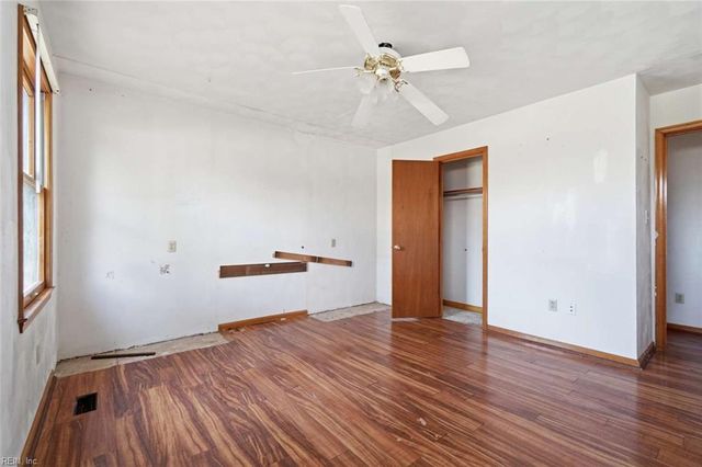 223 Woodbury Forrest DR, Hampton, VA 23666