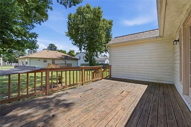 223 Woodbury Forrest DR, Hampton, VA 23666