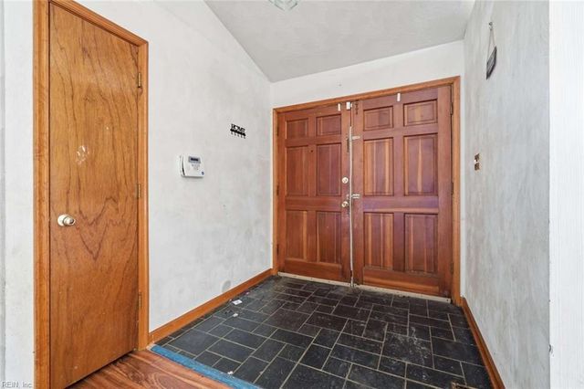 223 Woodbury Forrest DR, Hampton, VA 23666