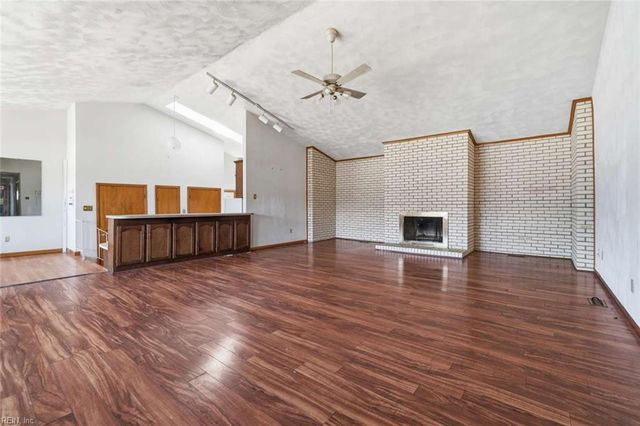 223 Woodbury Forrest DR, Hampton, VA 23666