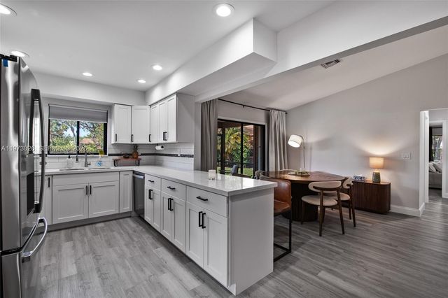 6185 Live Oak Ct A, Tamarac, FL 33319