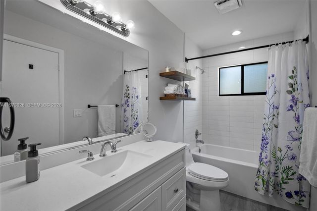 6185 Live Oak Ct A, Tamarac, FL 33319