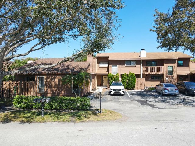 6185 Live Oak Ct A, Tamarac, FL 33319