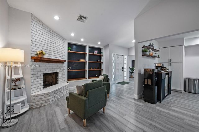 6185 Live Oak Ct A, Tamarac, FL 33319