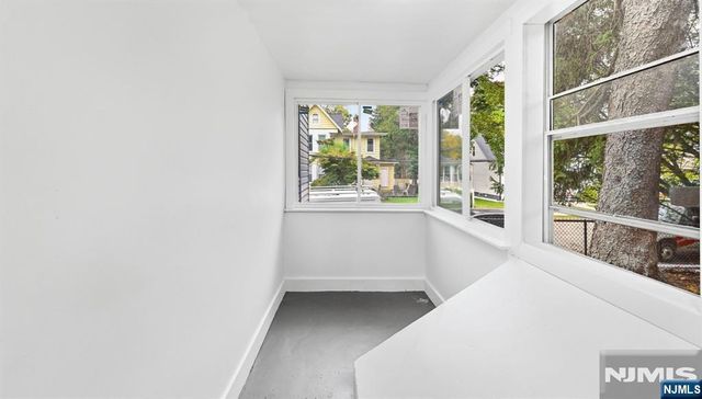 63 Wyckoff Avenue, Waldwick, NJ 07463