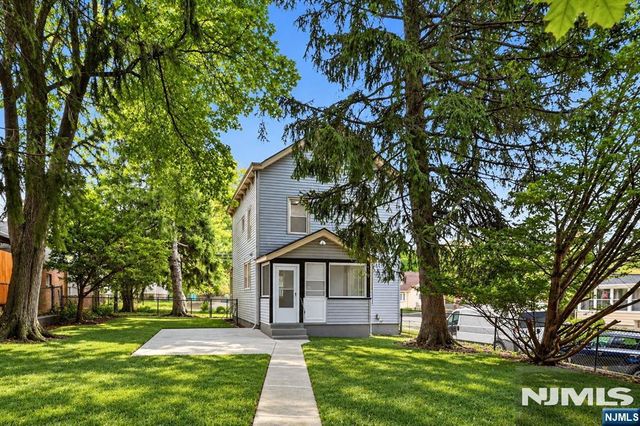 63 Wyckoff Avenue, Waldwick, NJ 07463