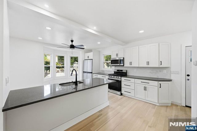 63 Wyckoff Avenue, Waldwick, NJ 07463