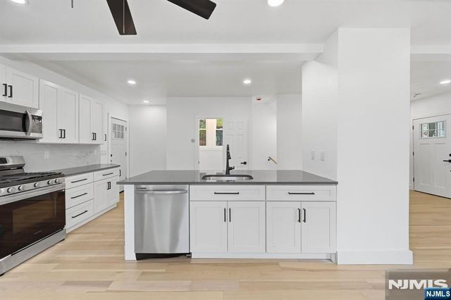 63 Wyckoff Avenue, Waldwick, NJ 07463