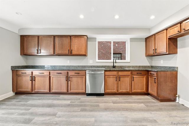 8818 W Outer Drive, Detroit, MI 48219