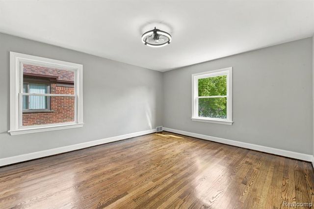 8818 W Outer Drive, Detroit, MI 48219