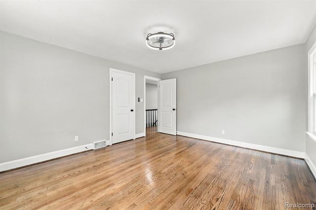 8818 W Outer Drive, Detroit, MI 48219