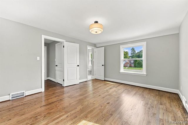 8818 W Outer Drive, Detroit, MI 48219