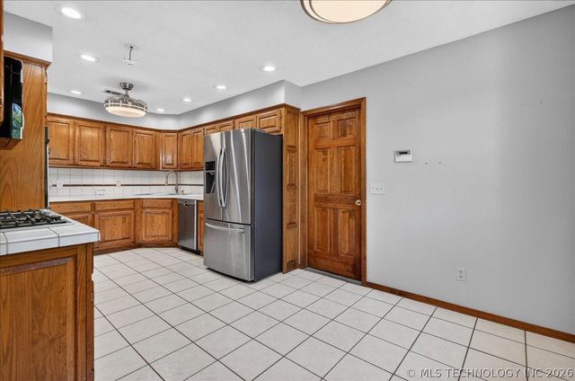 6700 SE Quail Ridge Road, Bartlesville, OK 74006