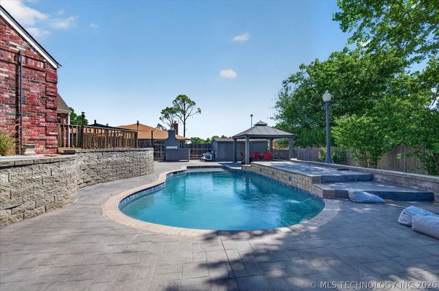 6700 SE Quail Ridge Road, Bartlesville, OK 74006