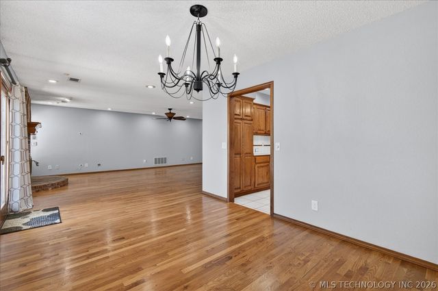 6700 SE Quail Ridge Road, Bartlesville, OK 74006