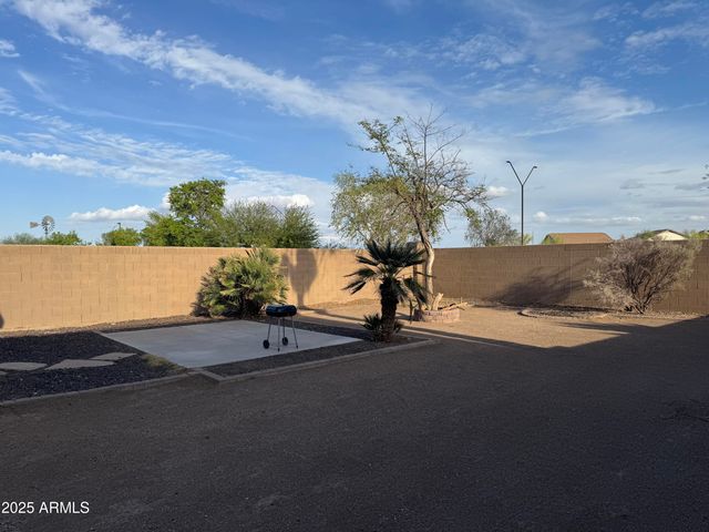 22153 W DESERT BLOOM Street, Buckeye, AZ 85326