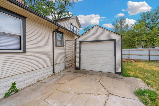 1411 E Boston, Wichita, KS 67211