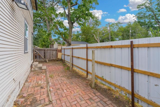 1411 E Boston, Wichita, KS 67211