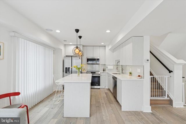 1325 N 17TH ST #A, Philadelphia, PA 19121