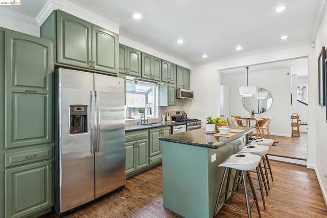 3936 Agua Vista St, Oakland, CA 94601
