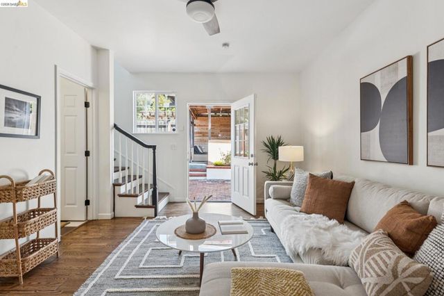 3936 Agua Vista St, Oakland, CA 94601