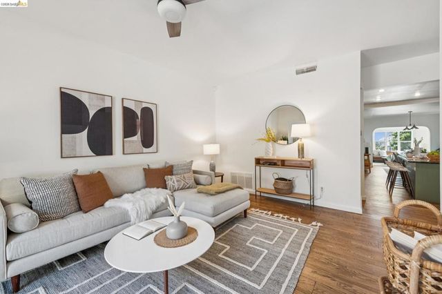 3936 Agua Vista St, Oakland, CA 94601