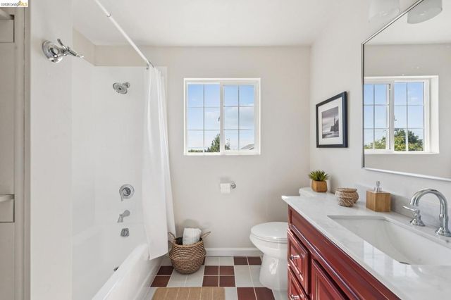 3936 Agua Vista St, Oakland, CA 94601
