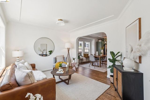 3936 Agua Vista St, Oakland, CA 94601