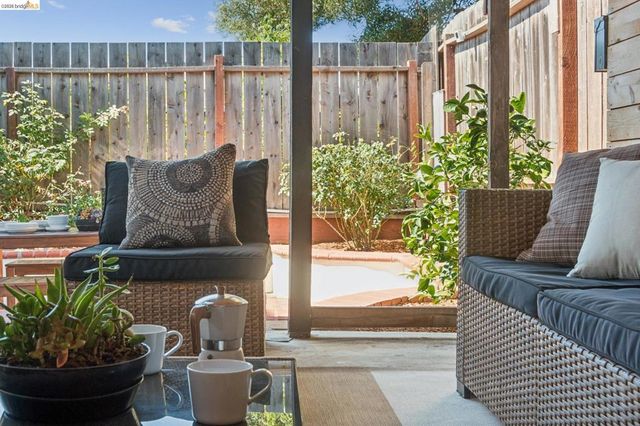 3936 Agua Vista St, Oakland, CA 94601