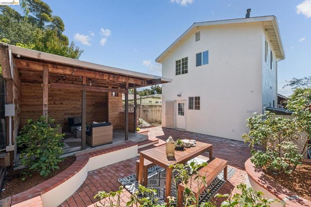 3936 Agua Vista St, Oakland, CA 94601