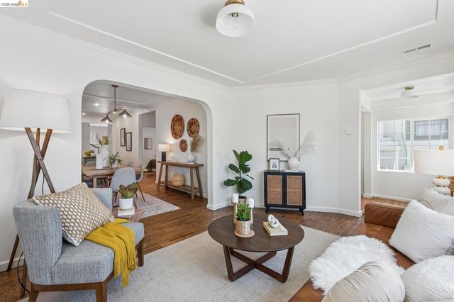 3936 Agua Vista St, Oakland, CA 94601