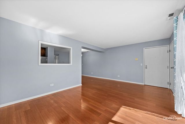 2250 Abbeywood Drive B, Lisle, IL 60532