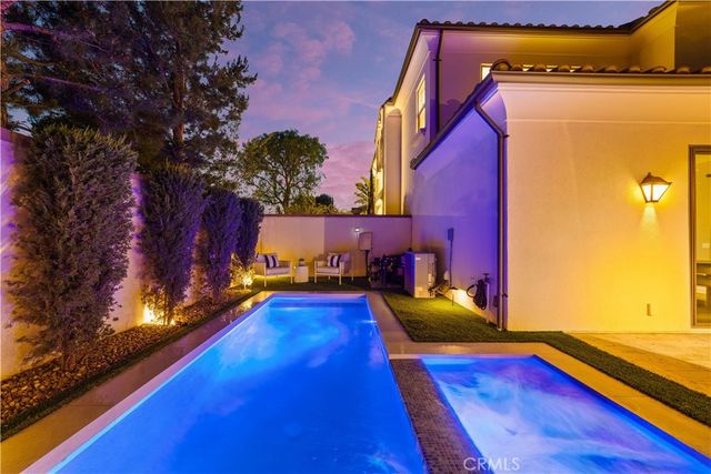 100 Pumpkin, Irvine, CA 92620