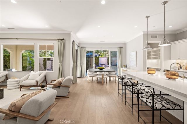 100 Pumpkin, Irvine, CA 92620