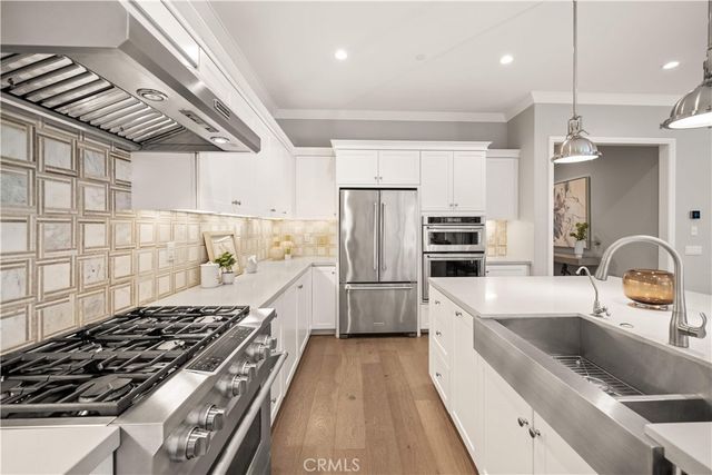 100 Pumpkin, Irvine, CA 92620