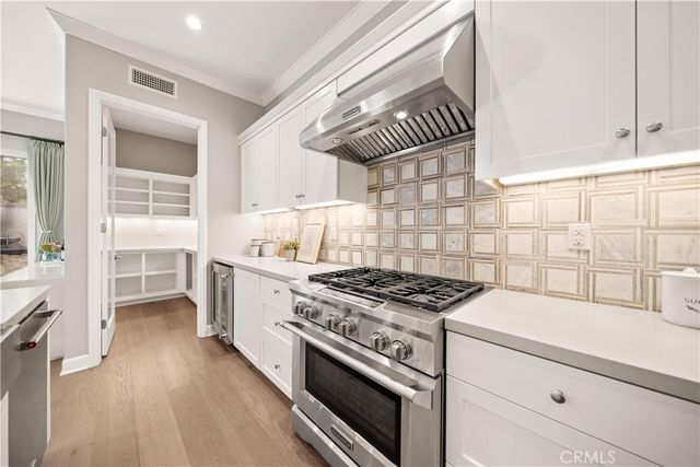 100 Pumpkin, Irvine, CA 92620