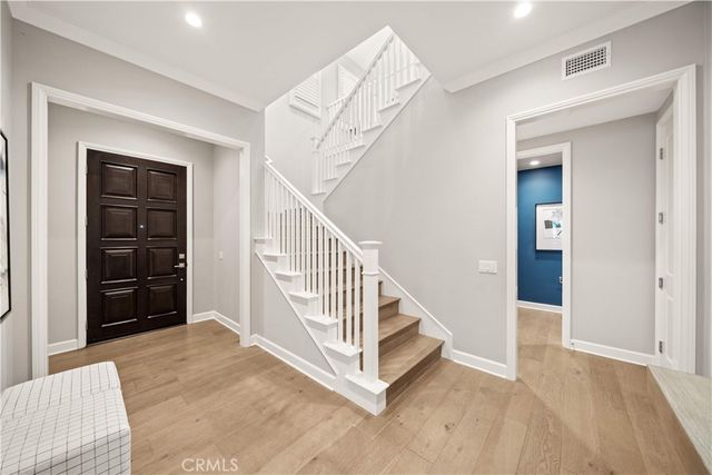 100 Pumpkin, Irvine, CA 92620