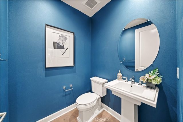 100 Pumpkin, Irvine, CA 92620