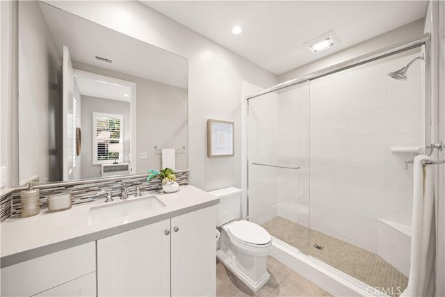 100 Pumpkin, Irvine, CA 92620