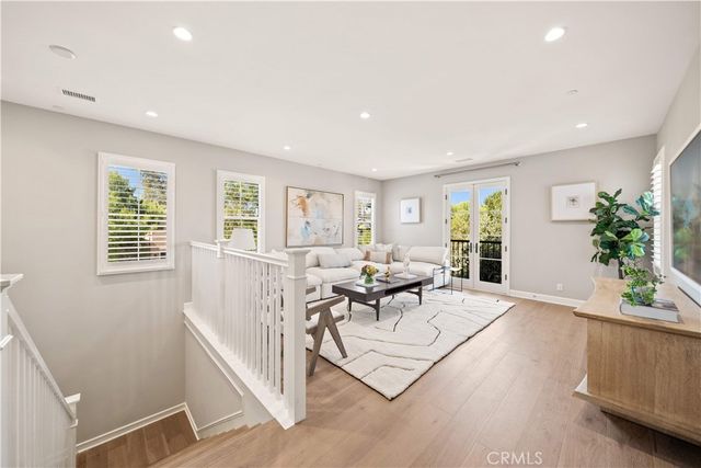 100 Pumpkin, Irvine, CA 92620