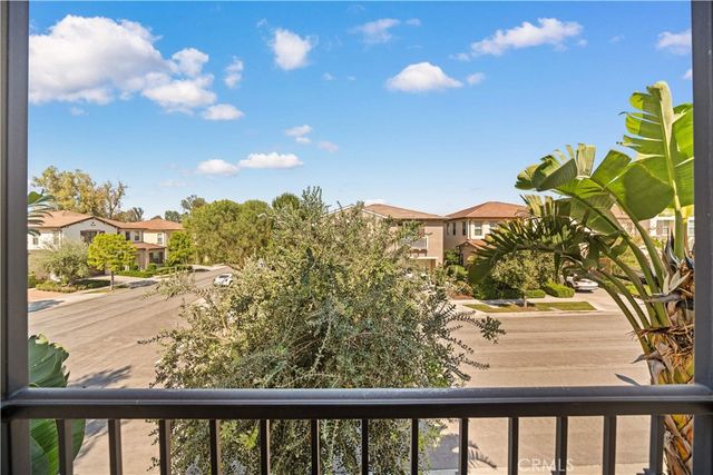 100 Pumpkin, Irvine, CA 92620