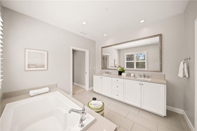 100 Pumpkin, Irvine, CA 92620